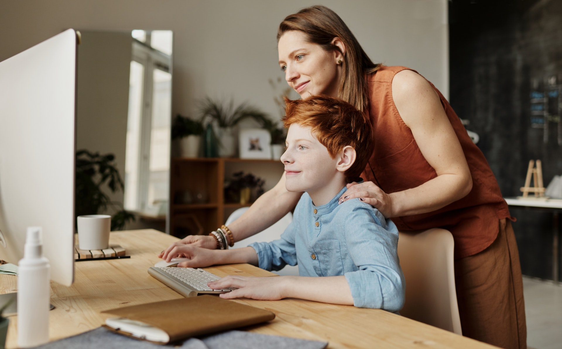 How can technology help in multilingual classrooms